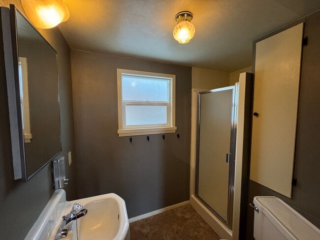 Building Photo - La Conner Home with Stunning View