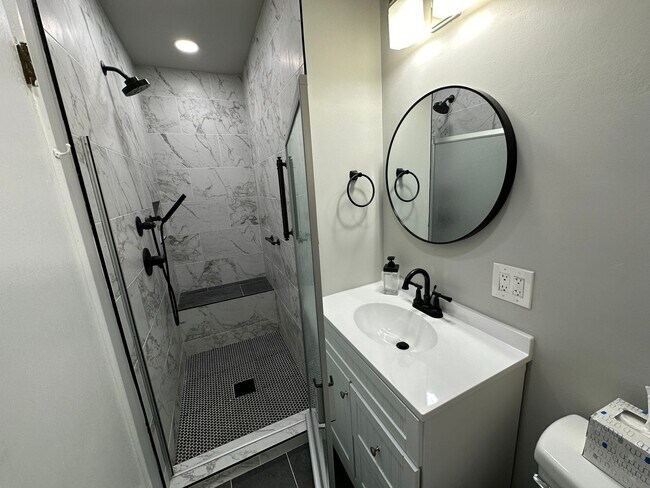 Building Photo - Modern Elegance and Tranquility: Remodeled...