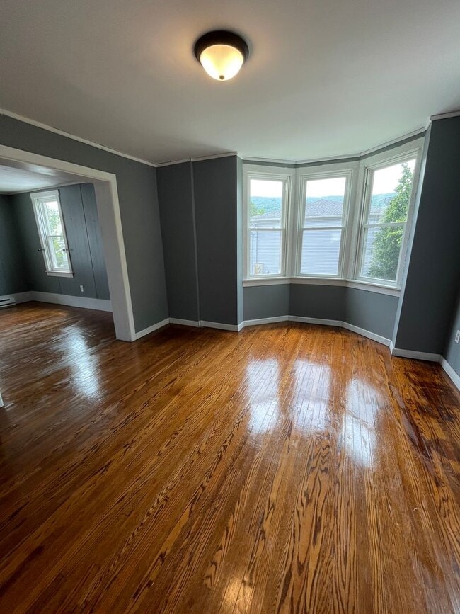 Building Photo - 3 Bed 1 Bath House in Williamstown
