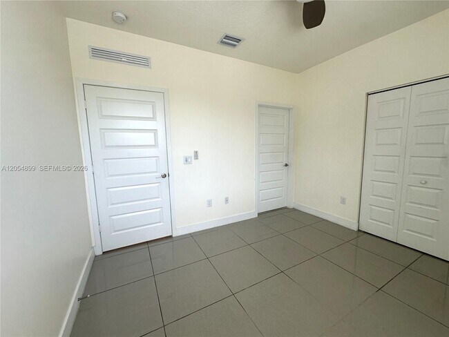 Building Photo - 4713 NW 84th Ct