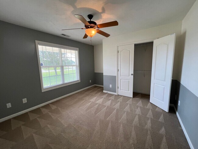 Building Photo - 4 Bed 2 Bath Raeford Home with Fenced Backyard