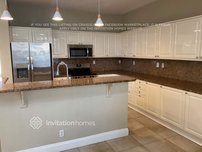 Building Photo - 1170 NW 185th Ave