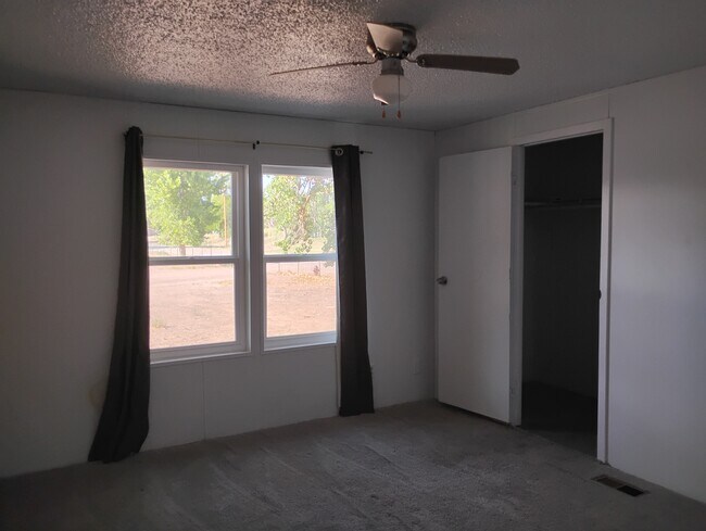 Building Photo - 610 Green River Blvd