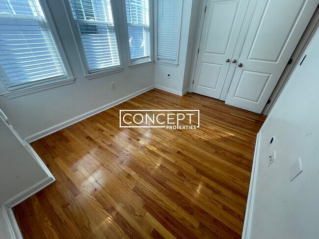 Building Photo - 11 Pierce St