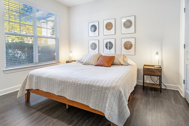 Building Photo - 2212 Brisbane Woods Way