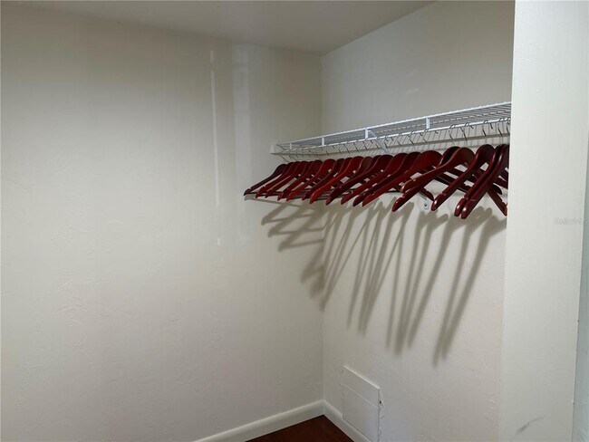 Building Photo - 618 Bird Bay Dr S