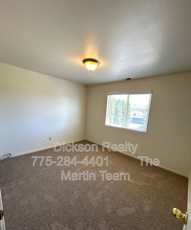 Building Photo - 5153 Lorenzo Ln