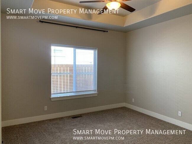 Building Photo - 9445 W Woodland Ln