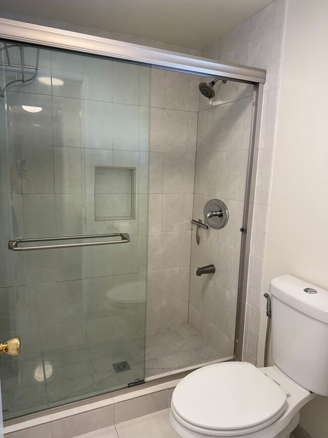 Building Photo - Studio ADU apartment in the center of Simi...