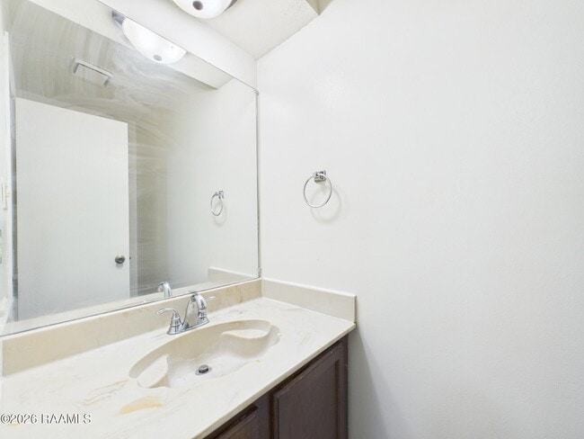 Building Photo - 446 Failla Rd