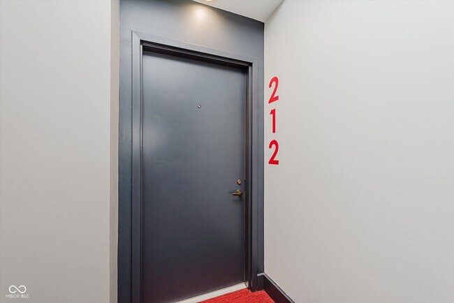 Building Photo - 430 N Park Ave