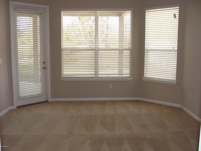 Building Photo - 258 Porta Rosa Circle