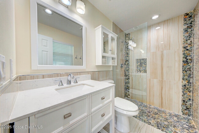 Building Photo - 1065 Molaki Dr