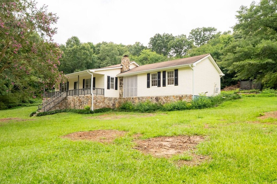 Building Photo - 1507 Ewing Chapel Rd