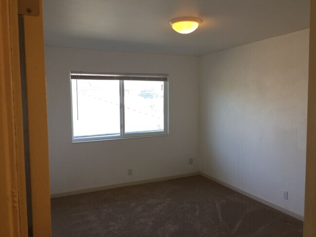 Building Photo - 301 Willard Ave