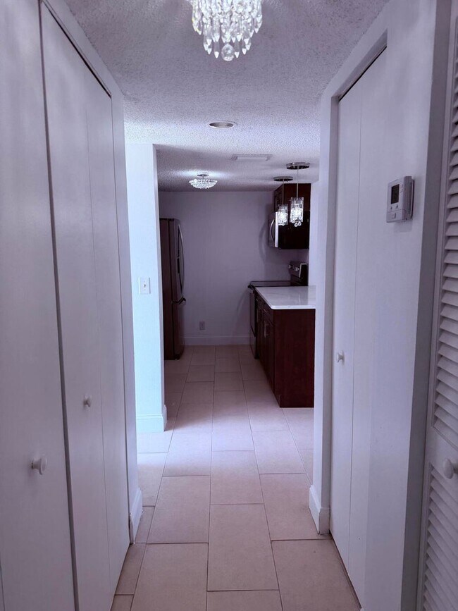 Building Photo - 6347 La Costa Dr