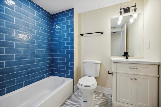 Building Photo - 1804 W Berks St