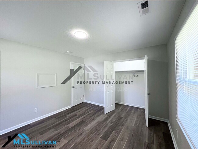 Building Photo - 200 Infinity Rd