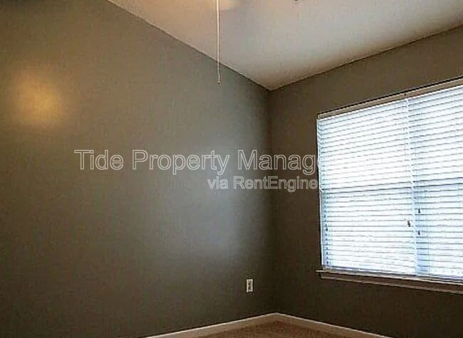 Building Photo - 1100 Elm Hall Cir