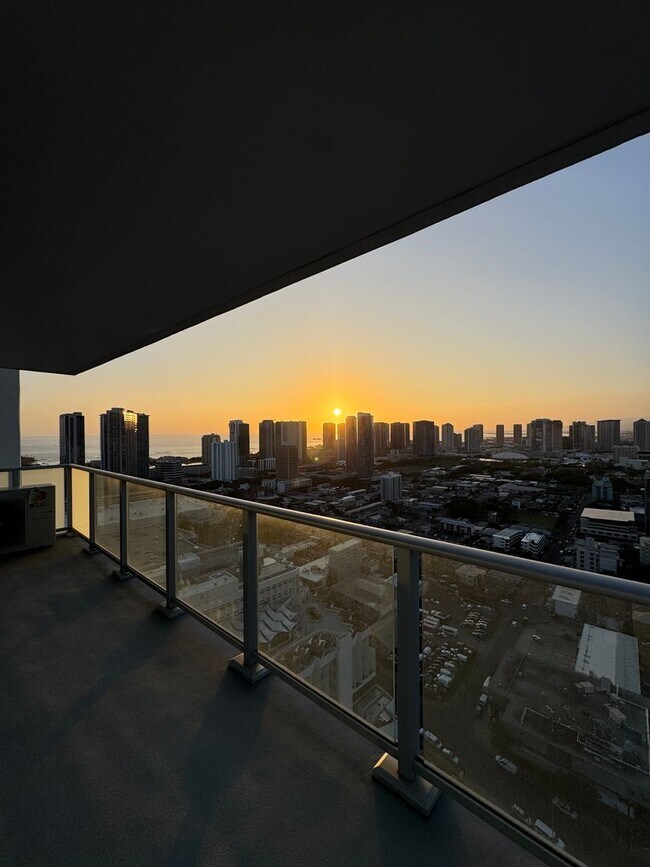 Building Photo - Ready to Move in Brand New Condo! First Time Renting! 3 Bed/2 Bath/2 Parking at The Park on Ke‘ea...