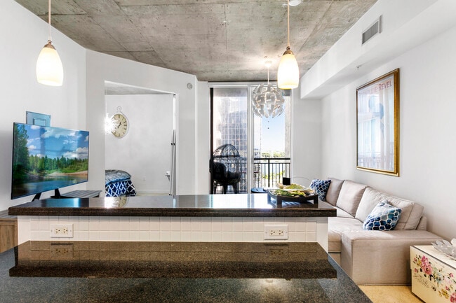 Building Photo - 300 S Australian Ave