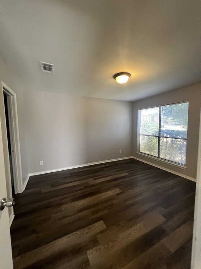 Building Photo - 2602 St George Pl