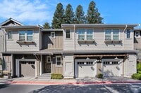 Building Photo - Beautiful Custom Townhouse In Desirable Wa...