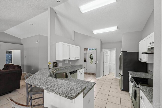 Building Photo - 8092 Hartington Dr