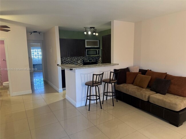 Building Photo - 467 Golden Isles Dr