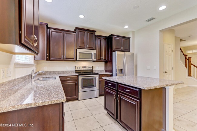 Building Photo - 95 Nelson Ln