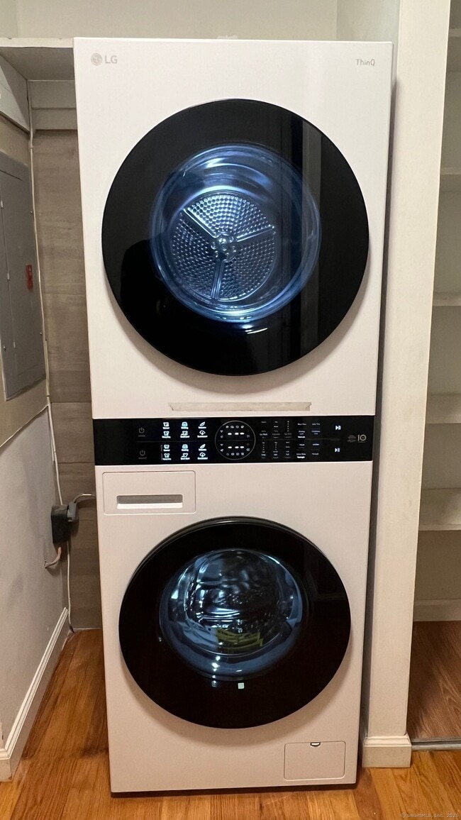 Building Photo - 14 Colonial Dr