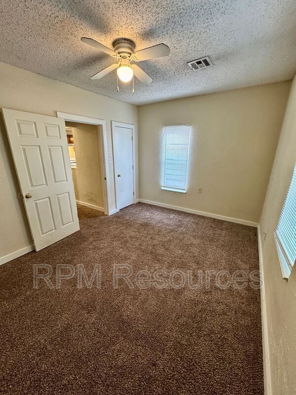 Building Photo - 118 Birch Ave