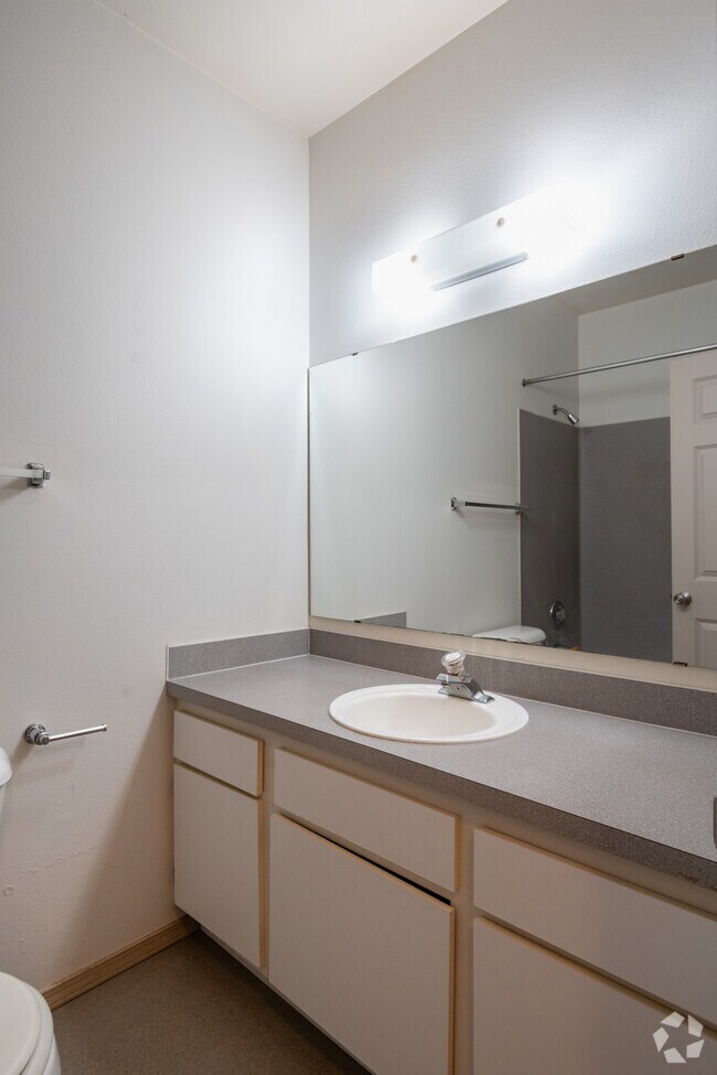 Studio, 1BA - 265-500SF - Ludlow B Apartments