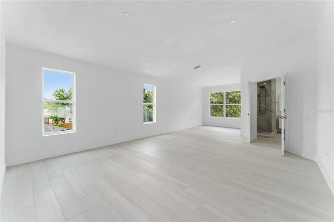 Building Photo - 9361 Monterey Bay Dr