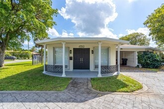 Building Photo - 4700 NE 21st Ave