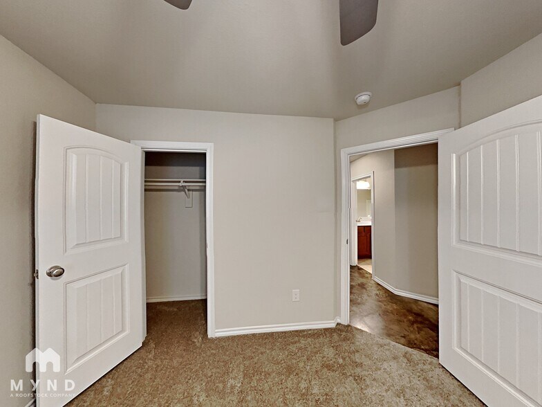 Building Photo - 7201 Mistletoe Trail