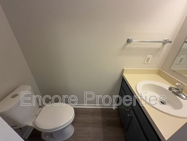 Building Photo - 203 Wood Hollow Dr