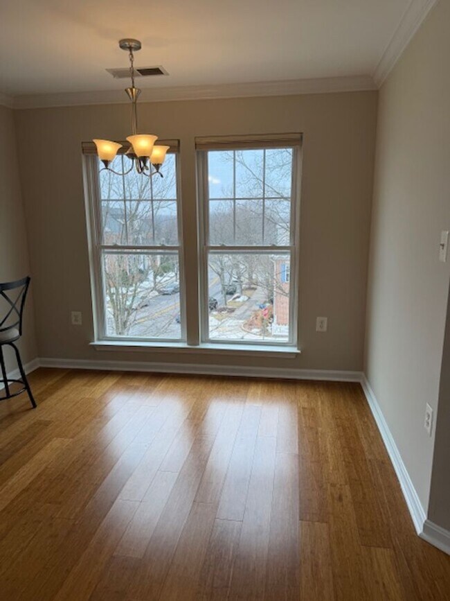 Building Photo - SPACIOUS 2 BEDROOM 2 BATH CONDO WITH LOFT IN KING FARM