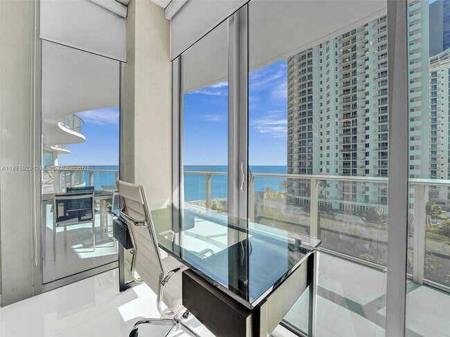 Building Photo - 17475 Collins Ave