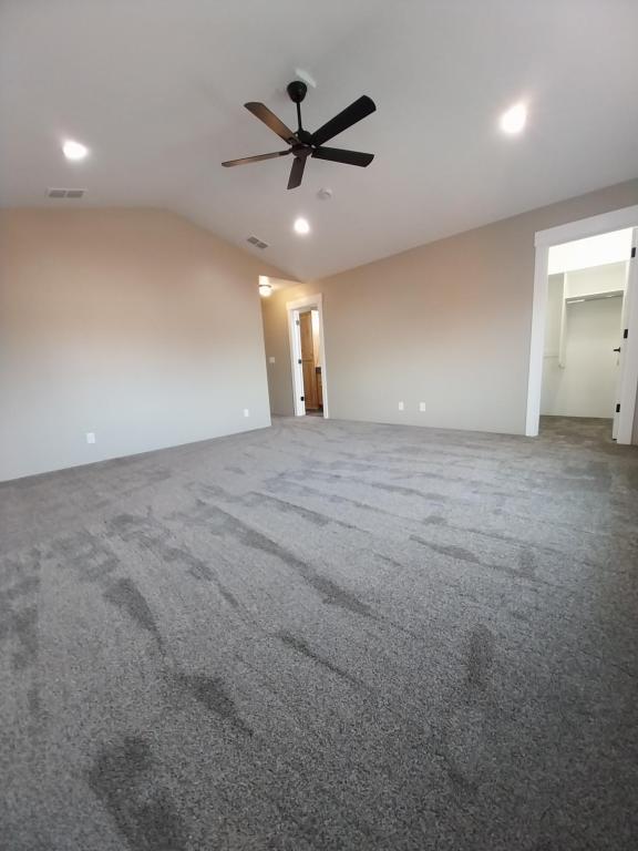 Building Photo - 330 Hazel Way