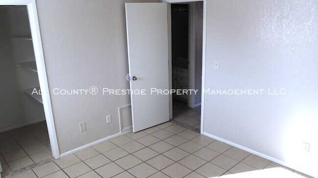 Building Photo - 1831 W Mulberry Dr