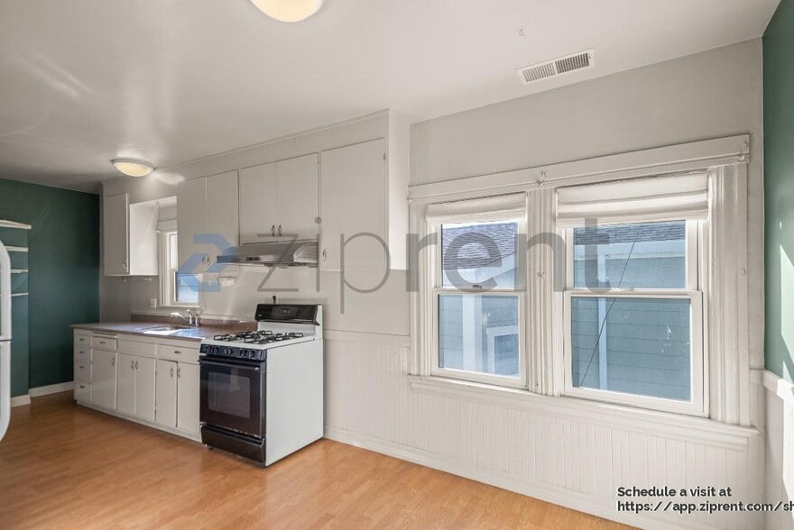 Building Photo - 848 Mead Ave