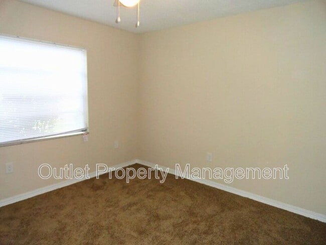 Building Photo - 610 S Lake Formosa Dr