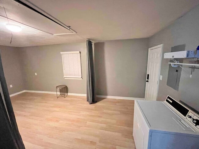 Building Photo - 912 Mildred St