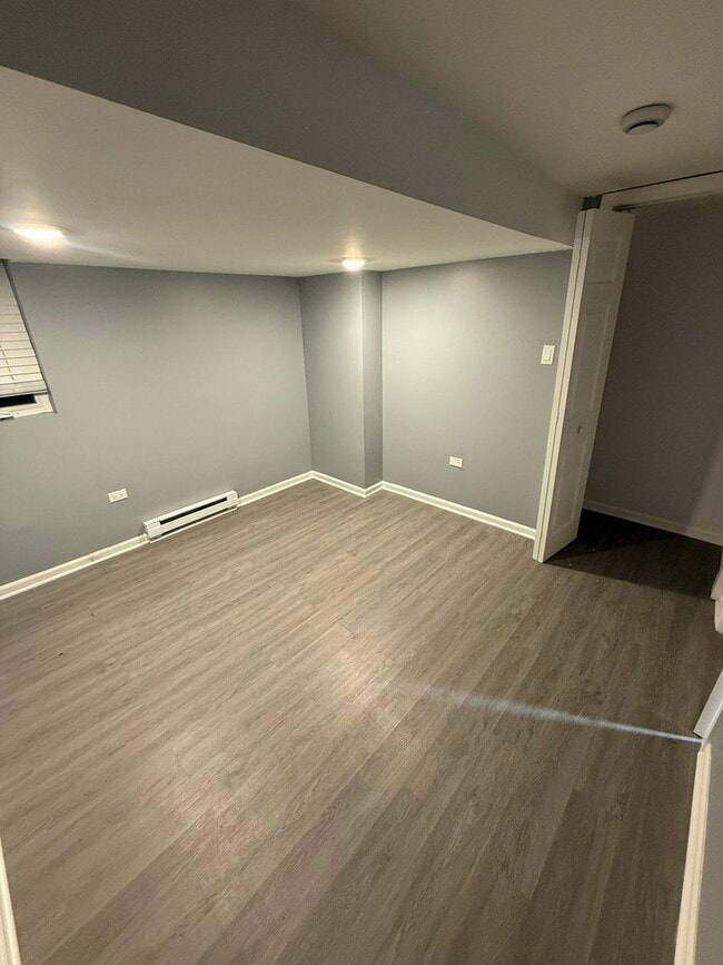 Building Photo - 323 22nd Ave