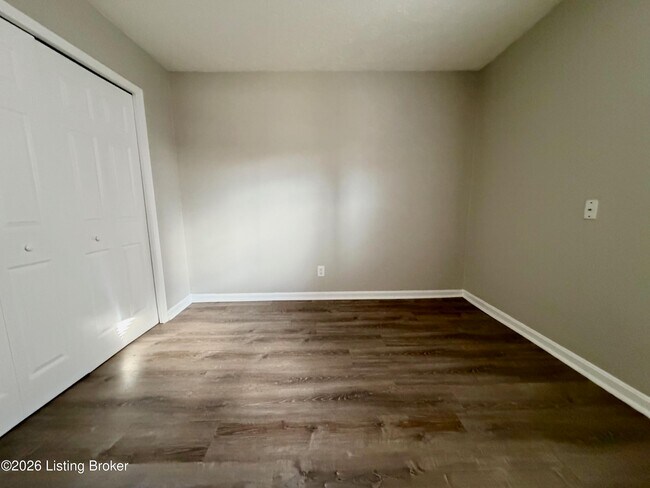 Building Photo - 1922 Silver St