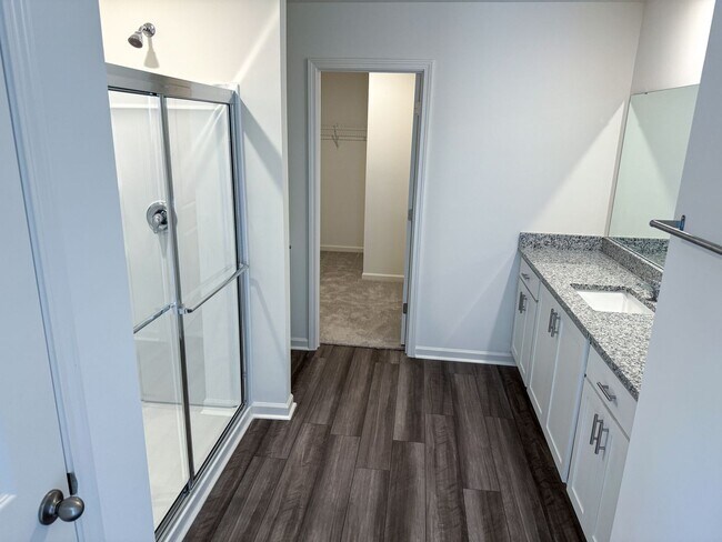 Building Photo - Brand new 2100sqft 4-bedroom / 3-Bath in t...