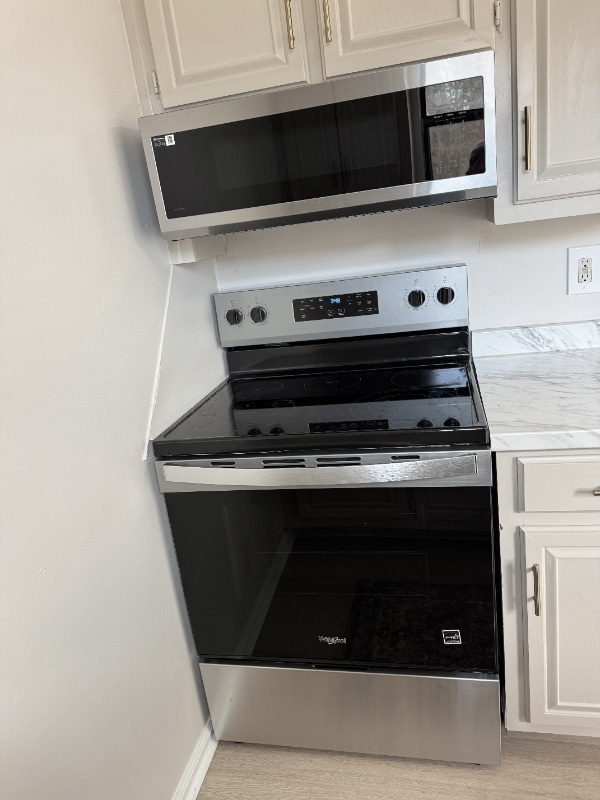 Building Photo - 1116 Magical Way