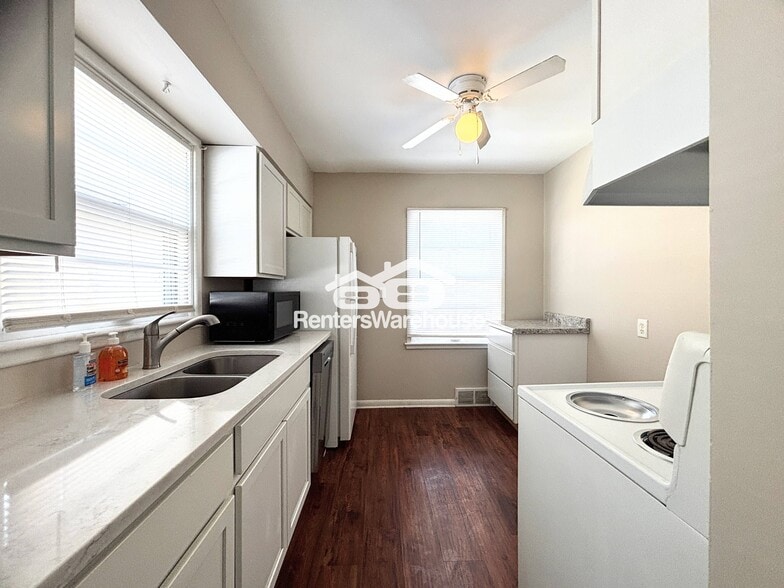 Building Photo - 1145 65th St