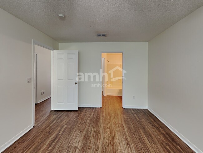 Building Photo - 4416 Brookdale Court